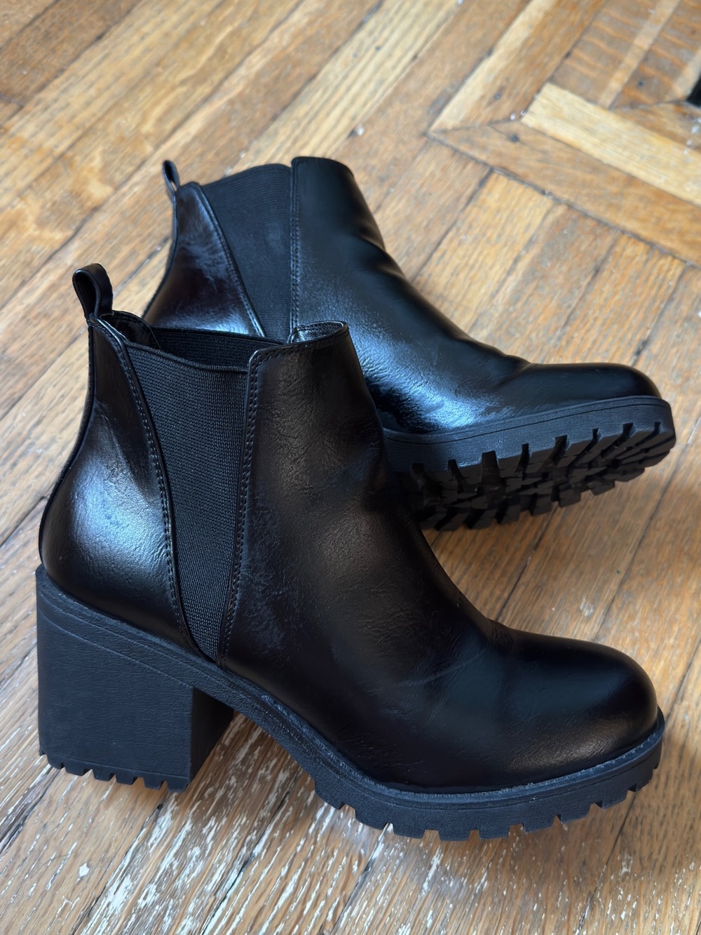 Dirty Laundry Black Chelsea Block Heel Ankle Boots - Women Size 8